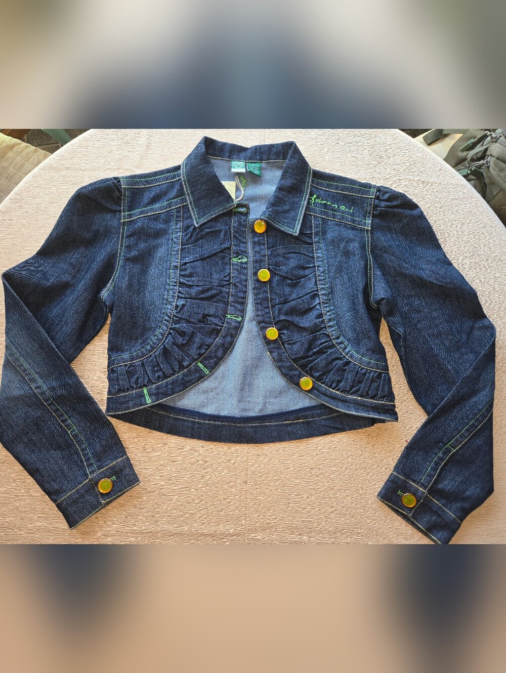 NWT "JOHNNY GIRL" Women's Denim Jacket, cropped, long sleeves.